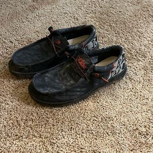 Men’s Hey Dude shoes